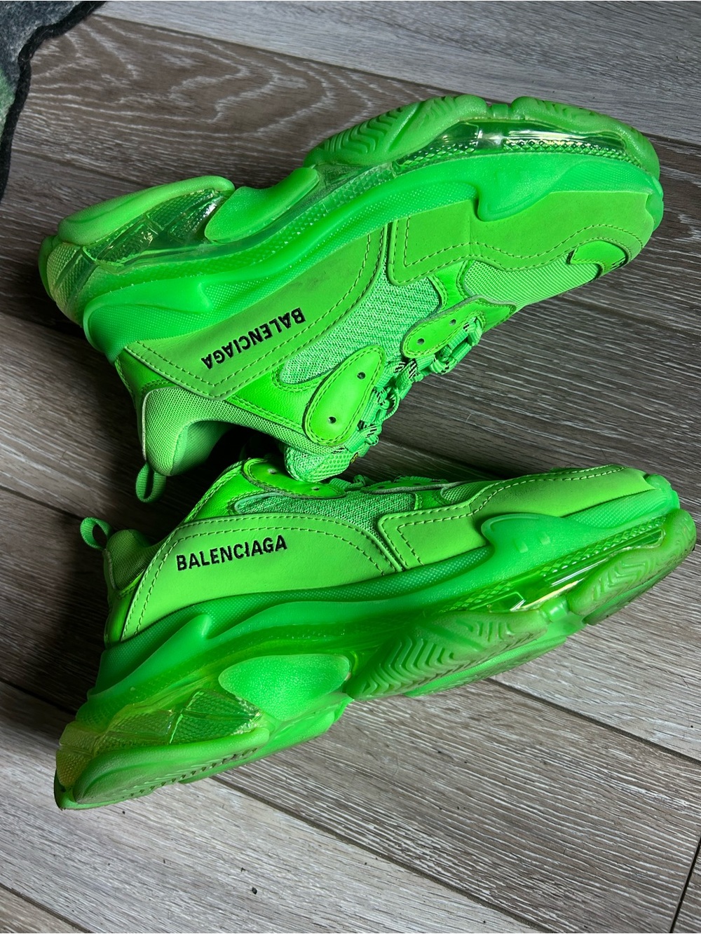 Men’s Balenciaga Triple S Chunky Sneakers Neon Green - Picture 2 of 4